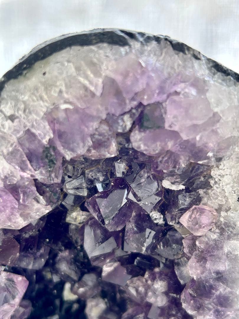 10%off SALEアメジストクラスター　ドーム　紫水晶　 天然石　１２６８g