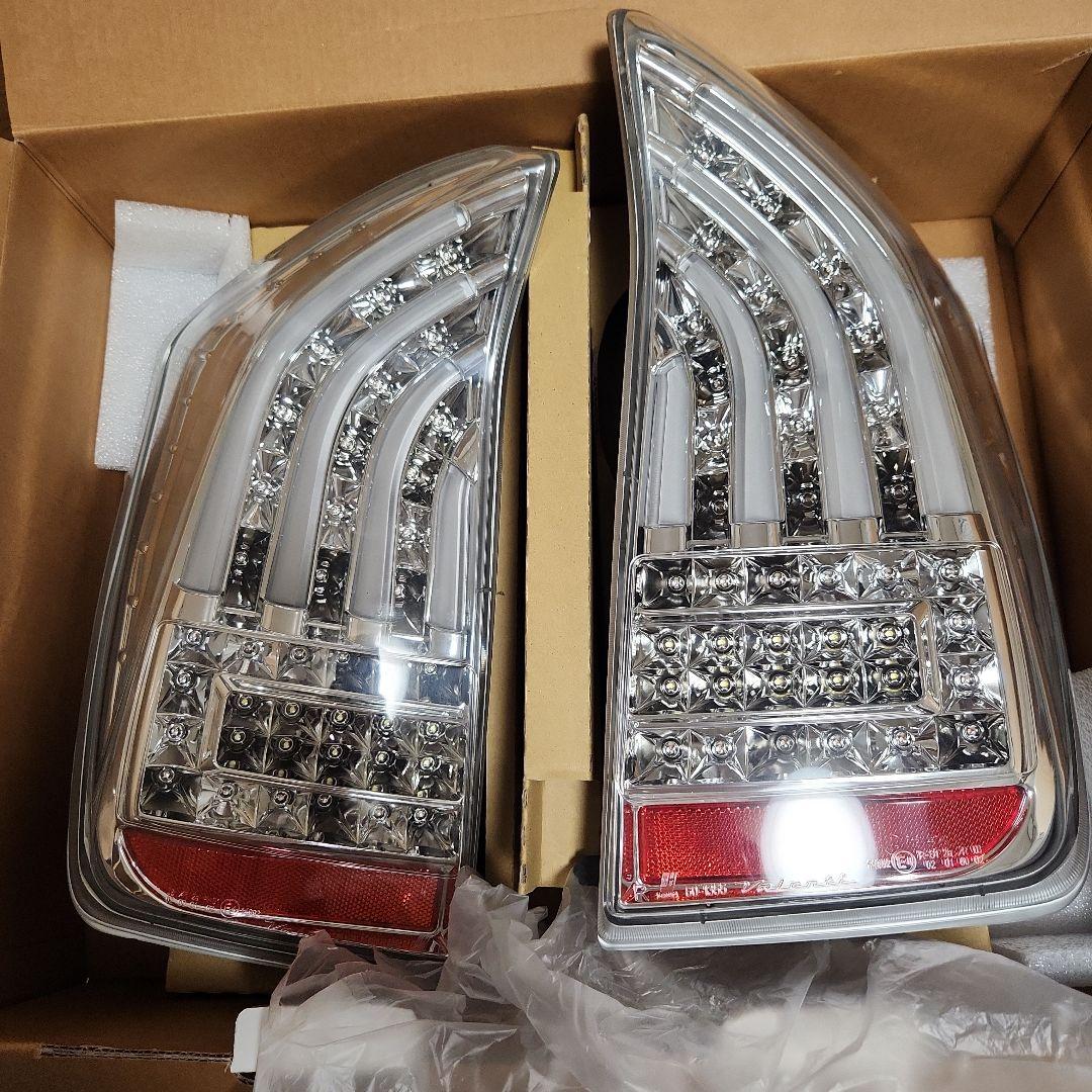 プリウス ZVW30　 ヴァレンテイ ジュエルLEDテールランプ