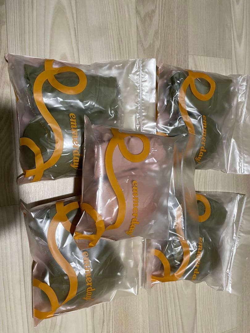 △emmerday! ブラジャー５個セット カーキ4点&ピンク1点　Lサイズ