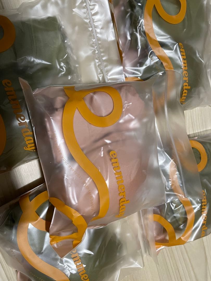 △emmerday! ブラジャー５個セット カーキ4点&ピンク1点　Lサイズ