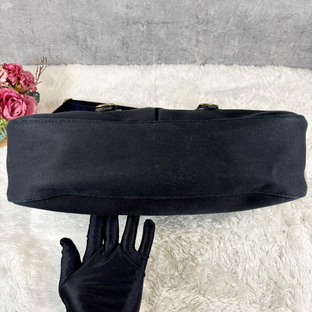 【美品】 ブレディ 黒 ショルダーバッグ アリエルトラウト メッセンジャー