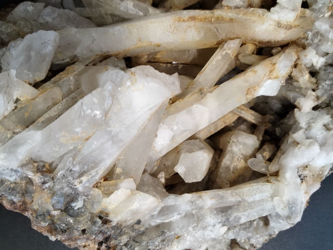 長野県　天然水晶　栗生水晶山産　水晶　原石　2.8キロ　大サイズ　早い者勝ち