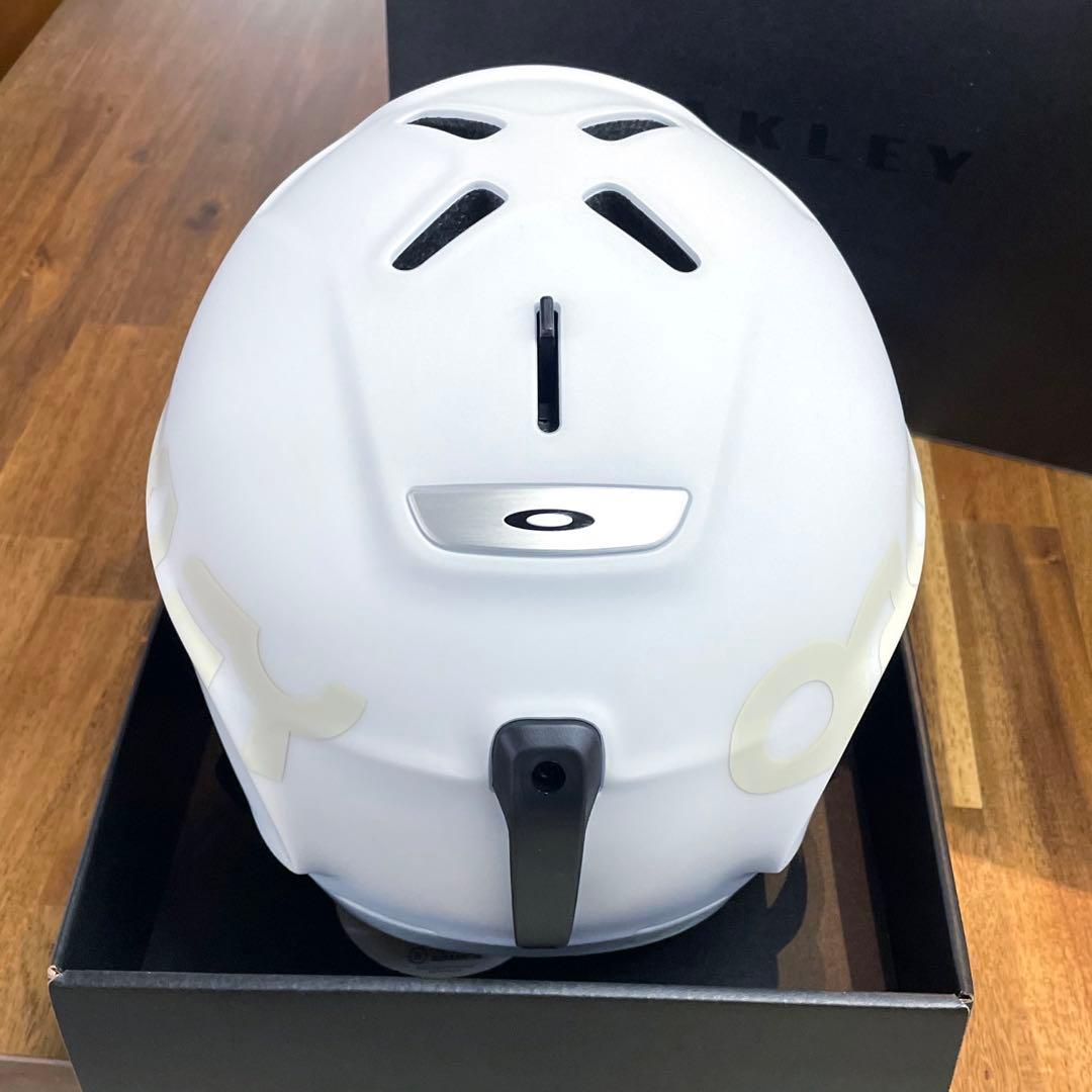 【新品・未使用】OAKLEY オークリー　Mサイズ　ヘルメット　MOD3