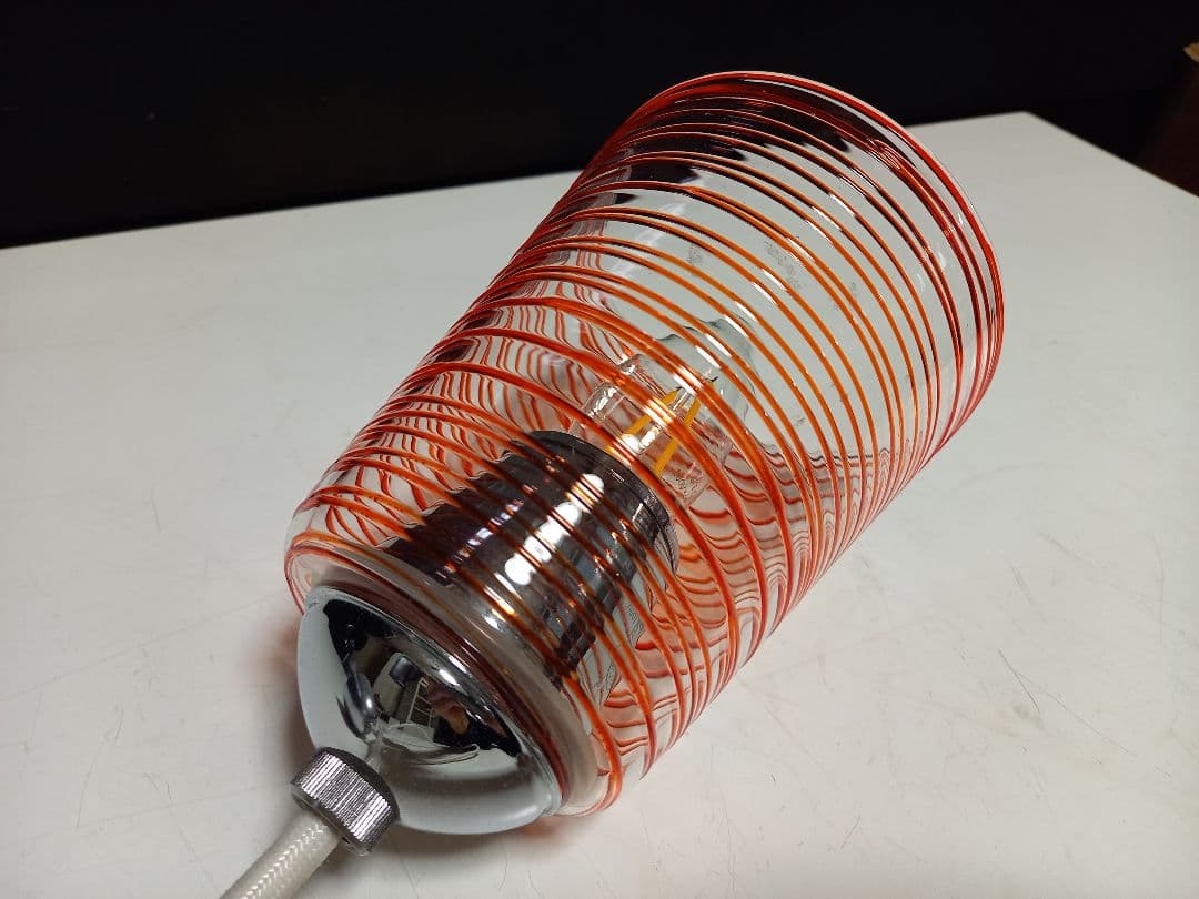 1980's　スペースエイジ　ヴィンテージ　螺旋模様　被せ硝子　吊り下げ　ランプ