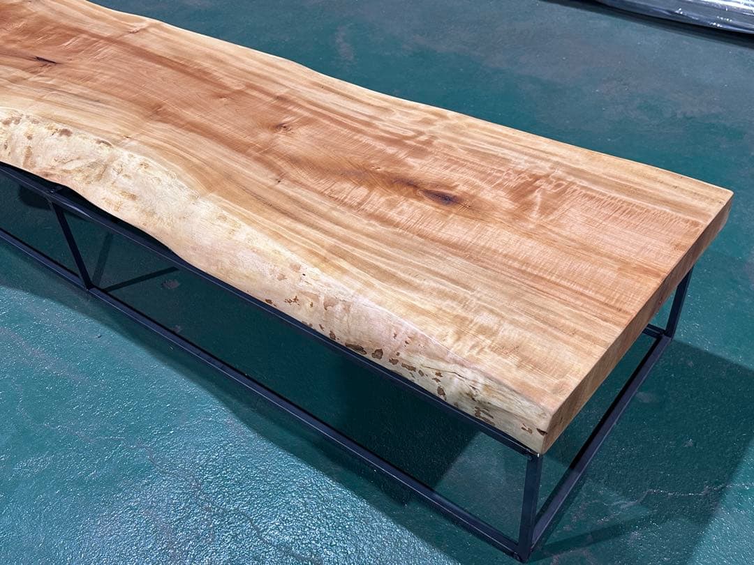 栃　一枚板　トチ　黒皮　アイアン　ローテーブル　センターテーブル　ベンチ