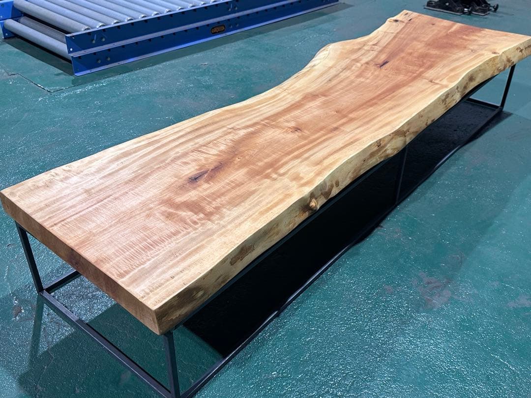 栃　一枚板　トチ　黒皮　アイアン　ローテーブル　センターテーブル　ベンチ