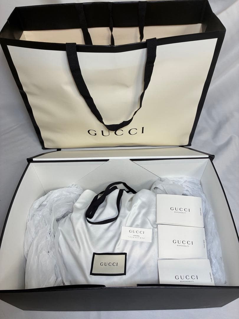 レ*イ様 正規品 GUCCI GGスプリーム クーリエ ボディバッグ パッチワー