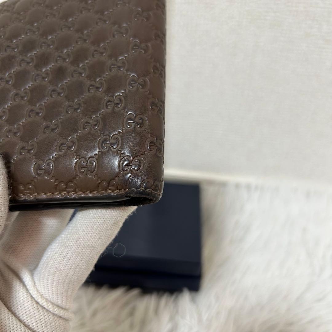 【人気✨マイクロシマ/レザー】グッチ　二つ折り財布　ブラウン　レザー　男女兼用