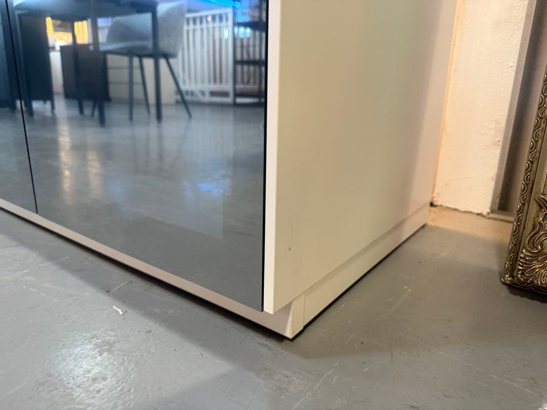 ハーフミラーキャビネットLiving houses