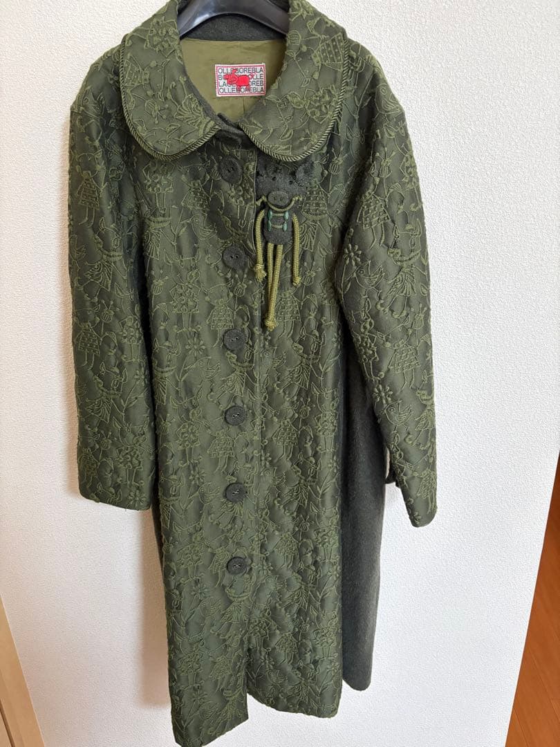 オリーブグリーン刺繍ロングコート