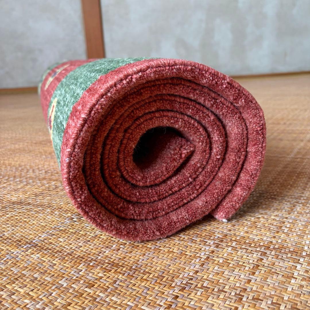 チベタンラグ　ウール　光沢のある明るい赤と明るい緑