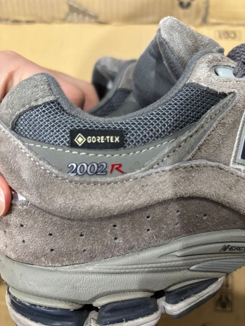 靴 new balance M2002RXC