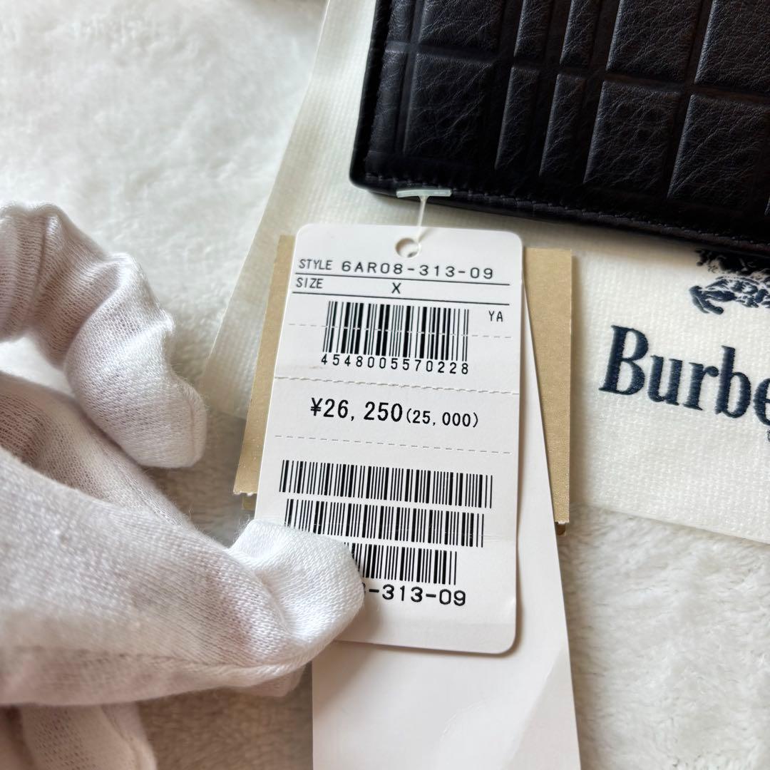 Burberry バーバリー　ブラック　パスポート　エンボスチェック　名刺入れ
