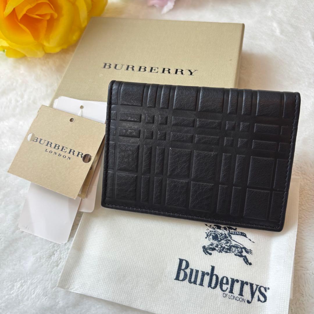 Burberry バーバリー　ブラック　パスポート　エンボスチェック　名刺入れ