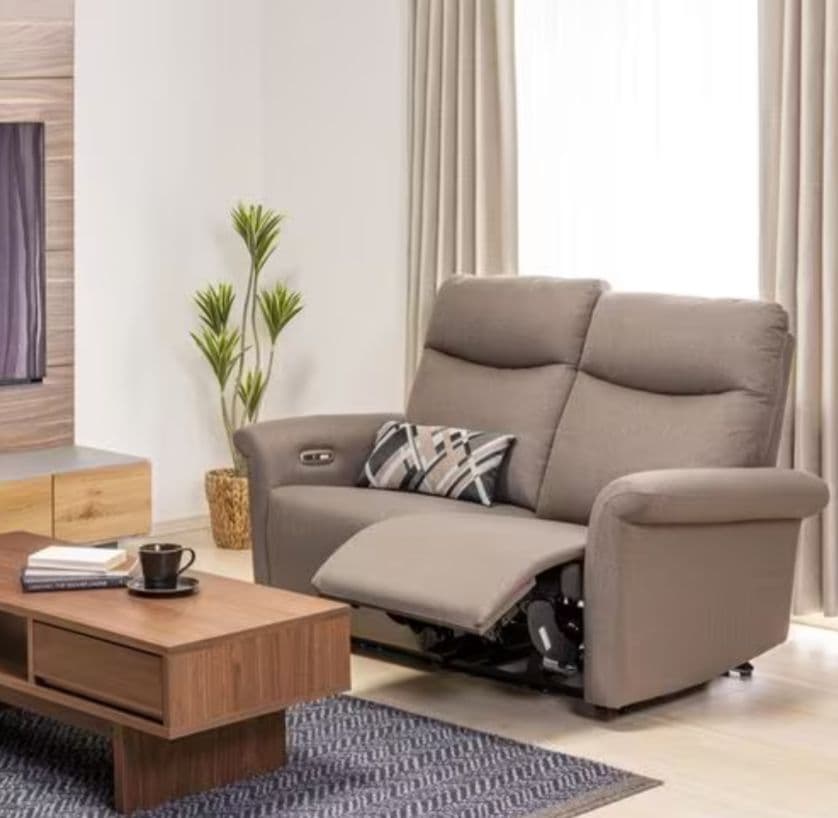 ヤマダオリジナル 電動リクライニングソファ　2人掛け ファブリックモカ色