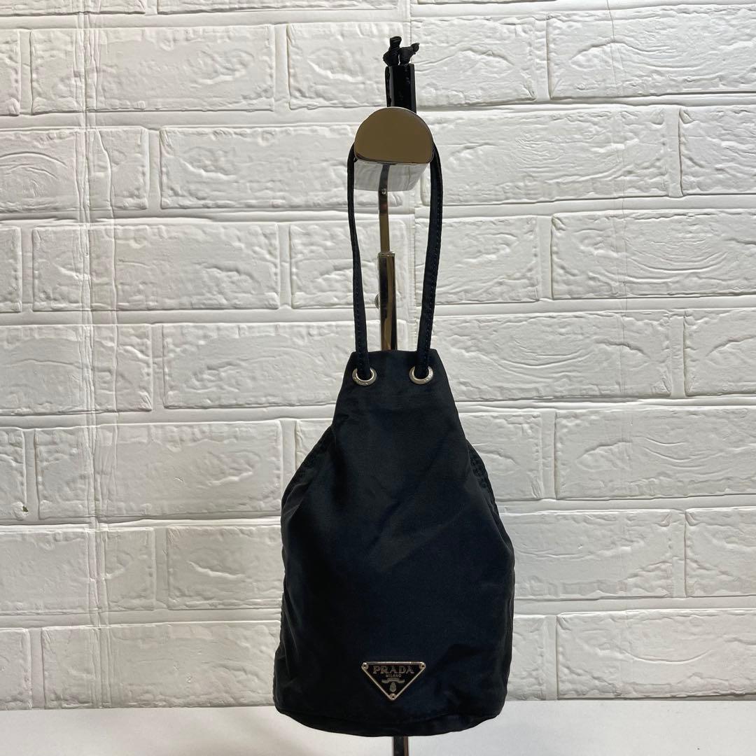 【極美品】PRADA プラダ　巾着ポーチ　バッグ　ブラック　ナイロン　三角ロゴ