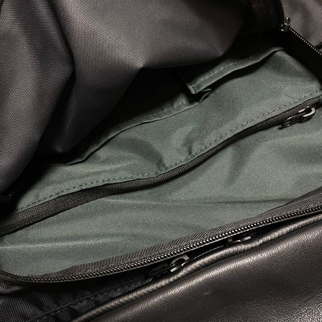 BURLAPOUTFITTER×earレザーフラップジップリュック　イアパピヨネ