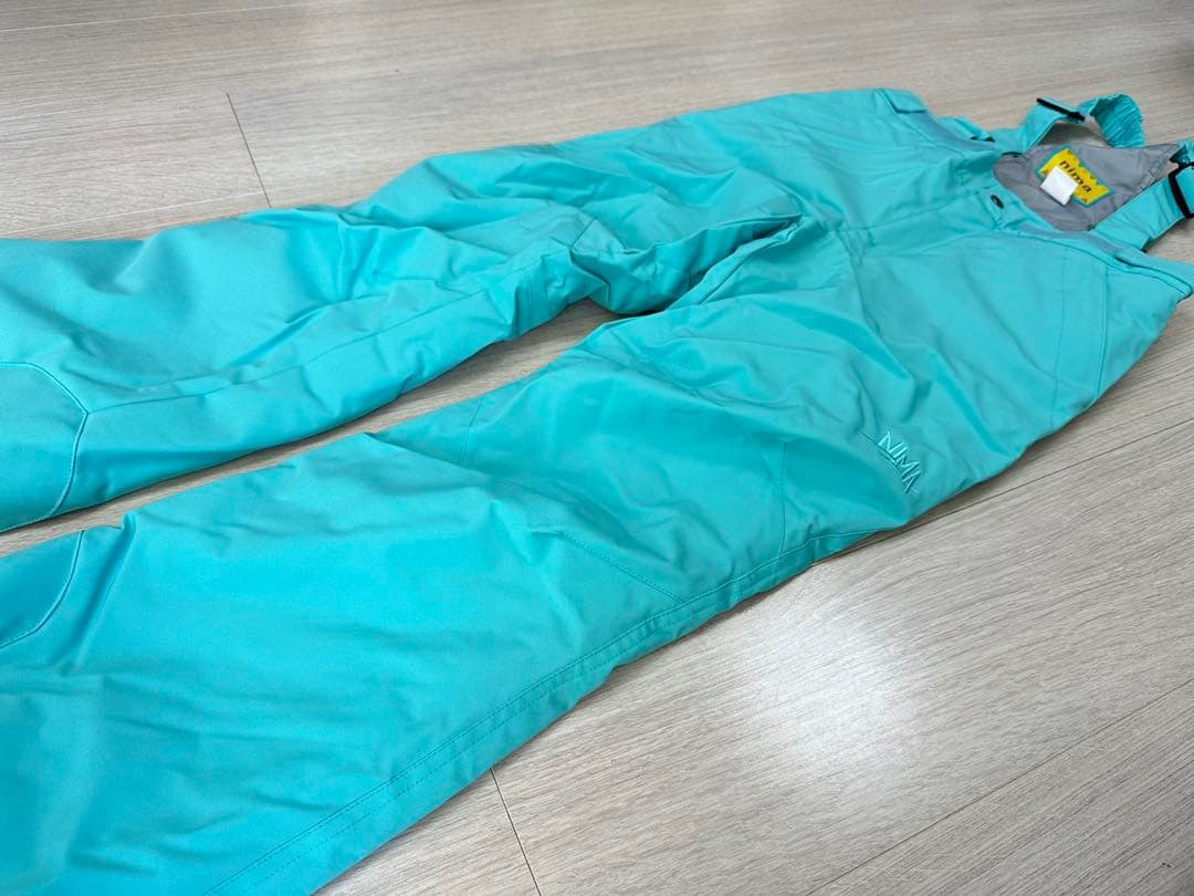 【新品未使用】nima スキーウェア　上下セット　サイズ140cm