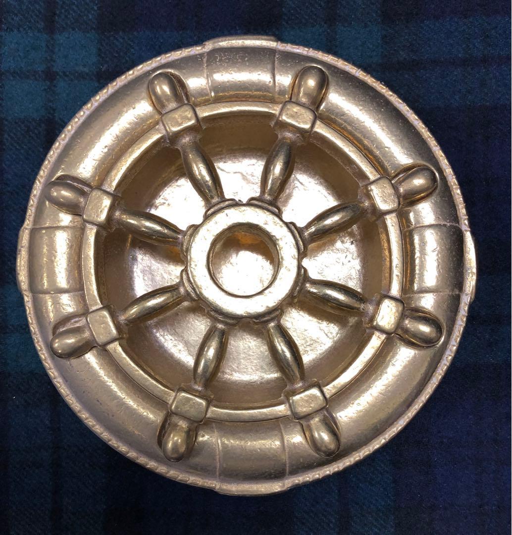 ゴールド 舵輪デザイン 装飾品 灰皿