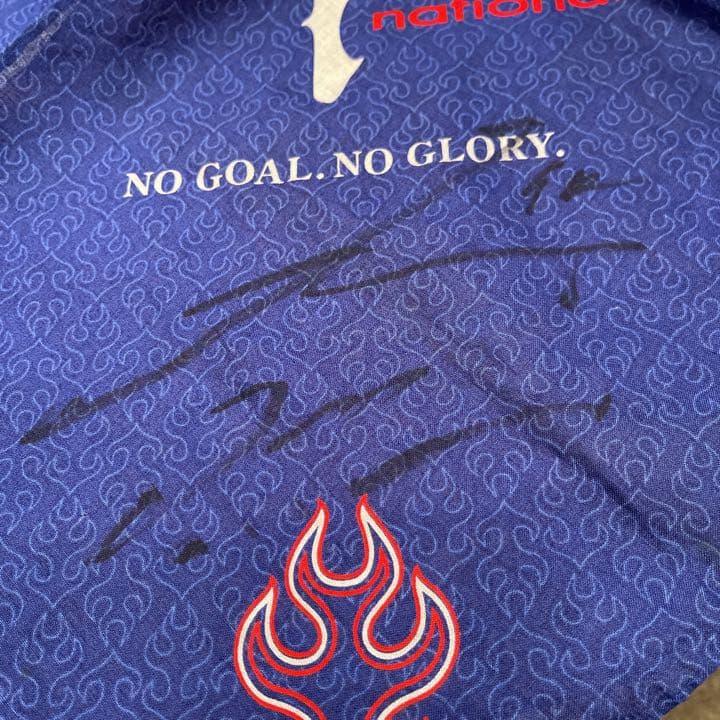 【値下げ】1998フランスワールドカップ　日本代表直筆サイン入り　バンダナ