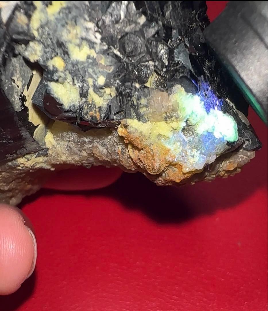貴重 ハイアライトオパール トルマリン 共生 原石 クラスター カラーチェンジ