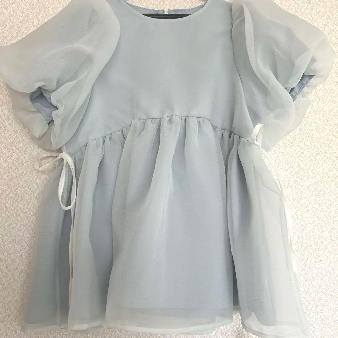 【新品未使用】Fitmore クリンクルシアーオーガンジーペプラムトップス