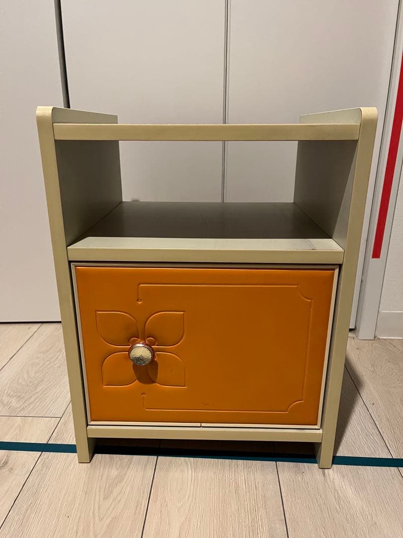 オレンジ　レトロ　サイドチェア