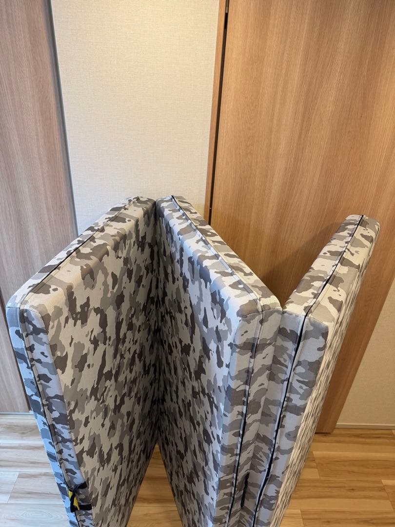 【magniflex】マニフレックス　三つ折り　ダブル　カモ柄　マットレス