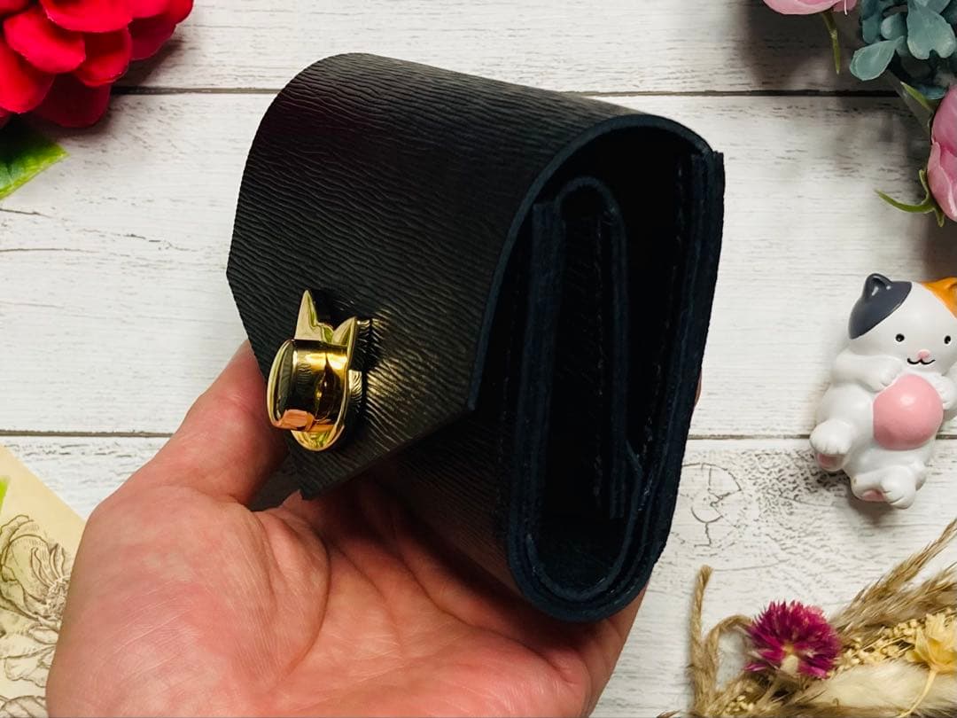 ❤【新色♪】【可愛さ×高級感♪】お洒落可愛い猫のコンパクトミニ財布♪黒猫 水シボ