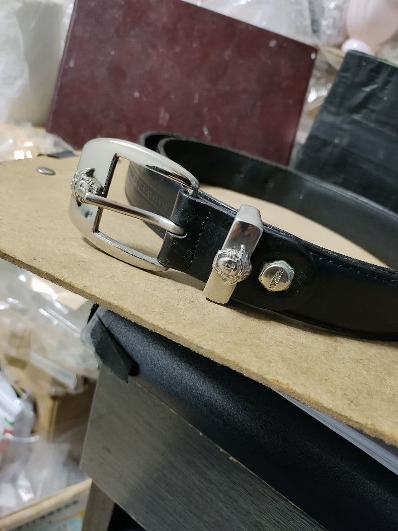 VERSACEベルサーチ 立体メデューサ本革レザーベルト イタリア製 高級感あり