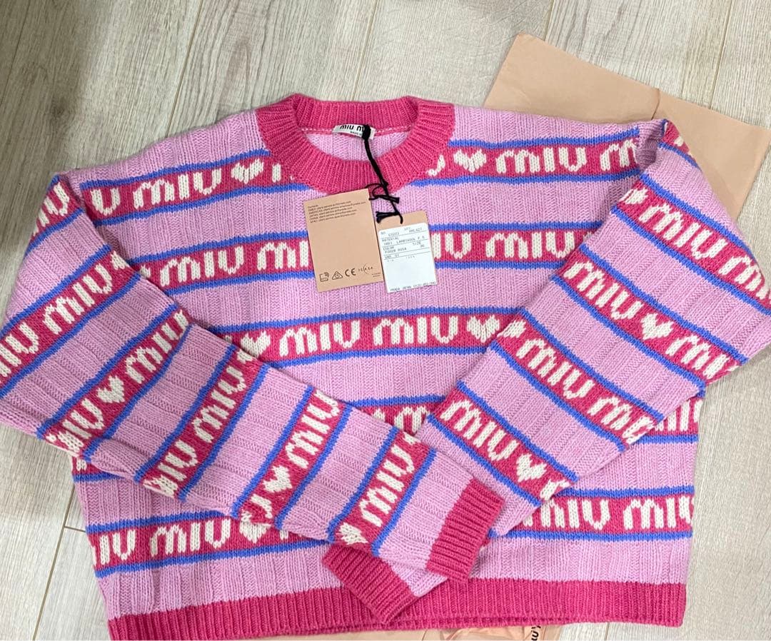 ミュウミュウ　ロゴウールセーターピンク新品
