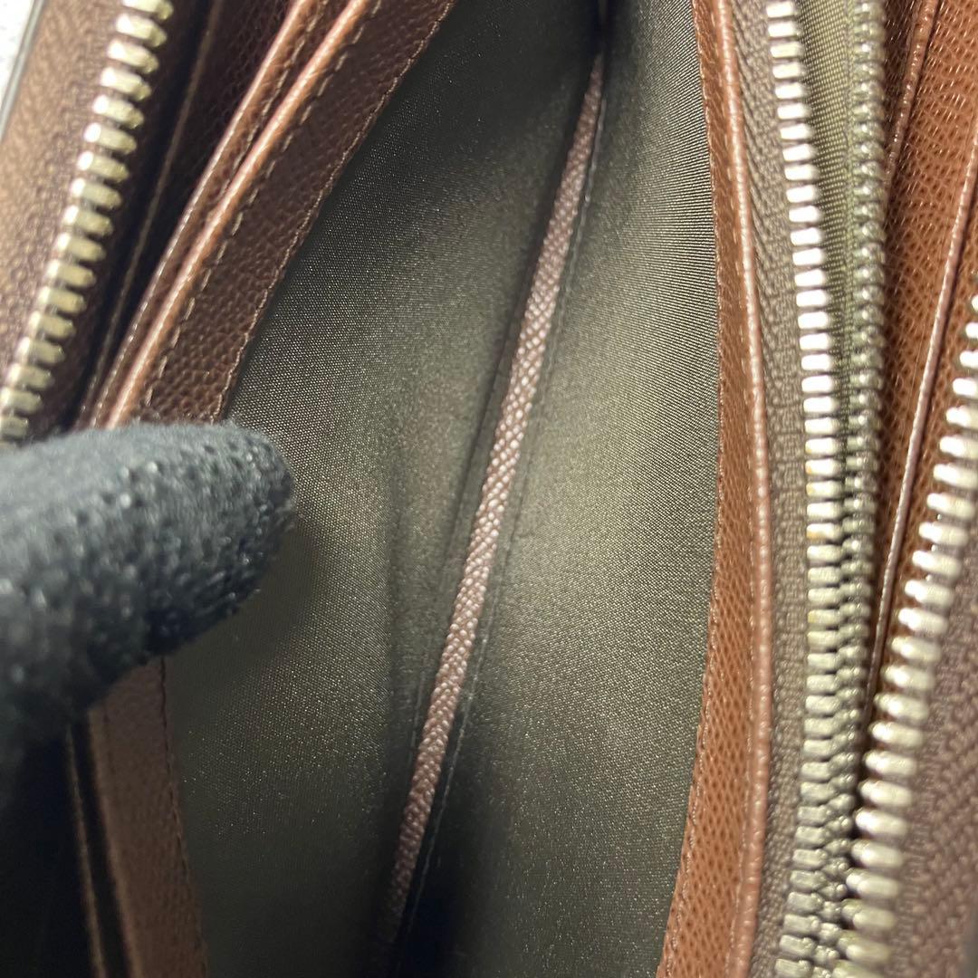 美品✨バリー トレインスポッティング シボ革 ロゴ金具 ラウンドジップ 長財布