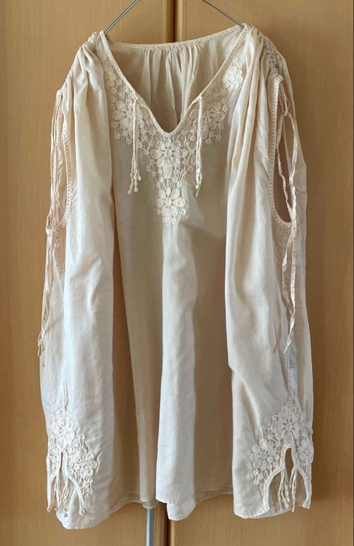 美品　ZUCCA コットン　エンブロイダリー刺繍ロングブラウス　ゆったり