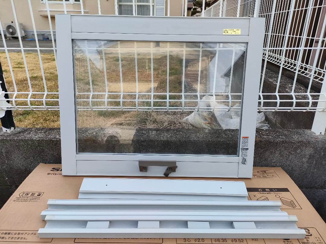 インプラス　FIX　Ｗ600Ｈ500　ライトグレー