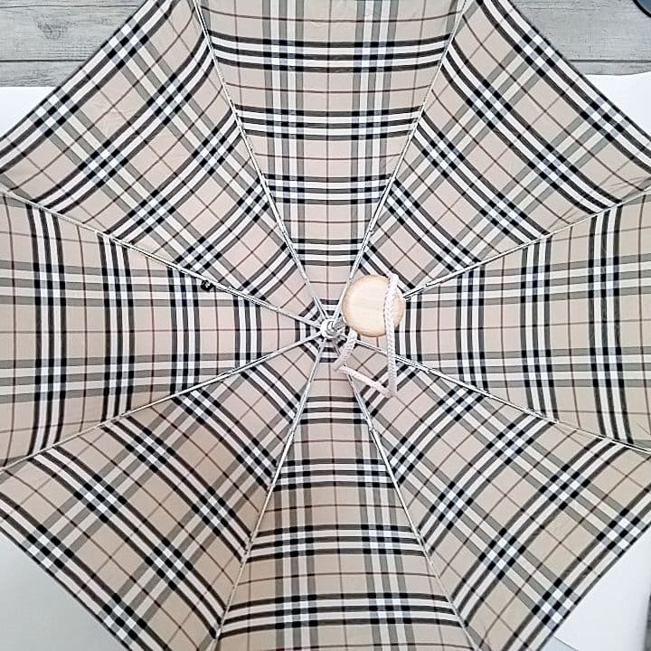 未使用級　バーバリー　雨傘　折りたたみ三つ折り　ノバチェック　自動　軽量傘袋付き