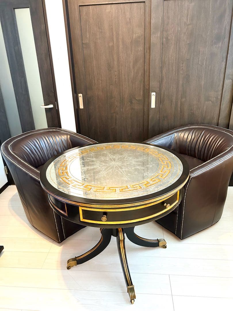 売り切りセール！二脚セットスタイリッシュな鋲打ち本革回転チェア　一脚の定価40万