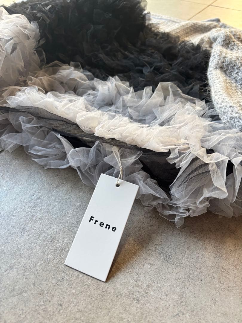 Frene ホイップチュールドッキングニットワンピ　試着のみのほぼ新品