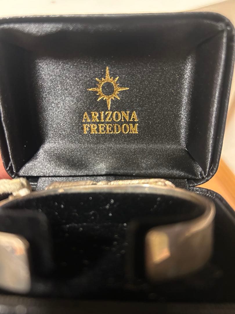 V*)様 ARIZONA FREEDOM シルバーバングル 羽根デザイン