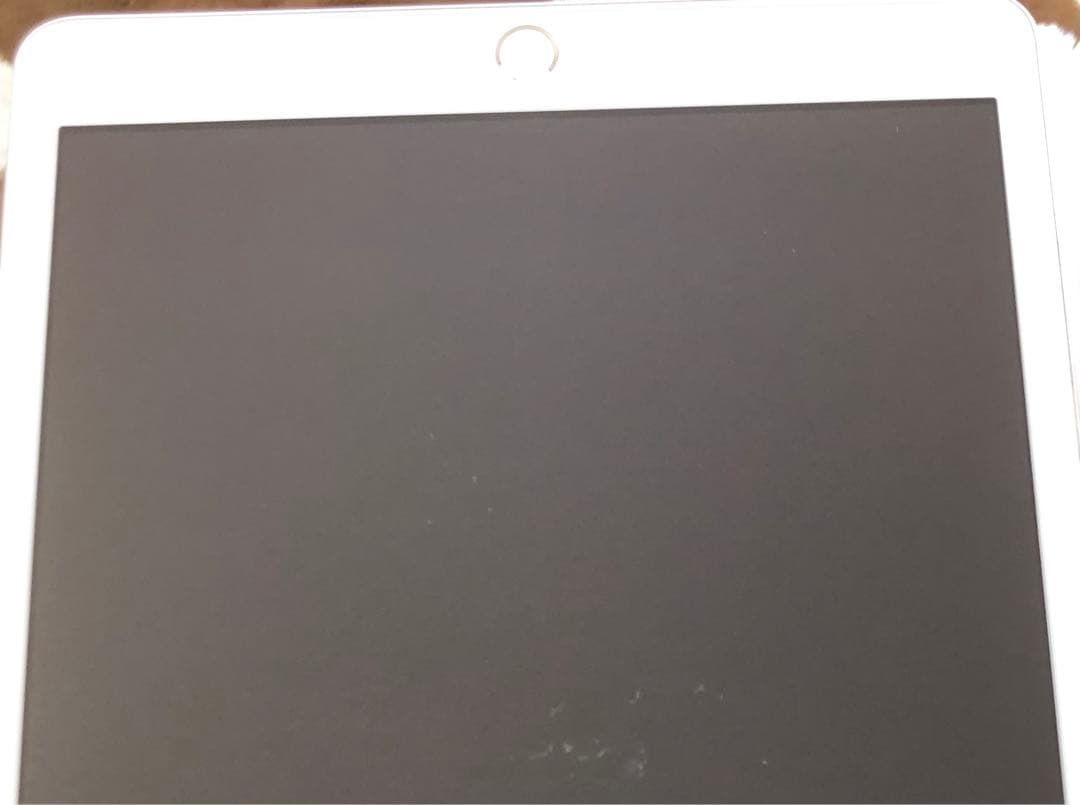 【完動品】iPad 第8世代 32GB 【すぐ発送】【付属品】