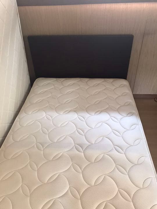 マットレス、ベッド