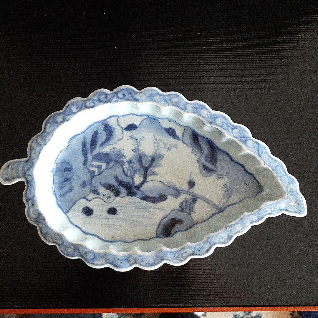 古染め付け3本獣足染め付け山水楼閣紋高台皿