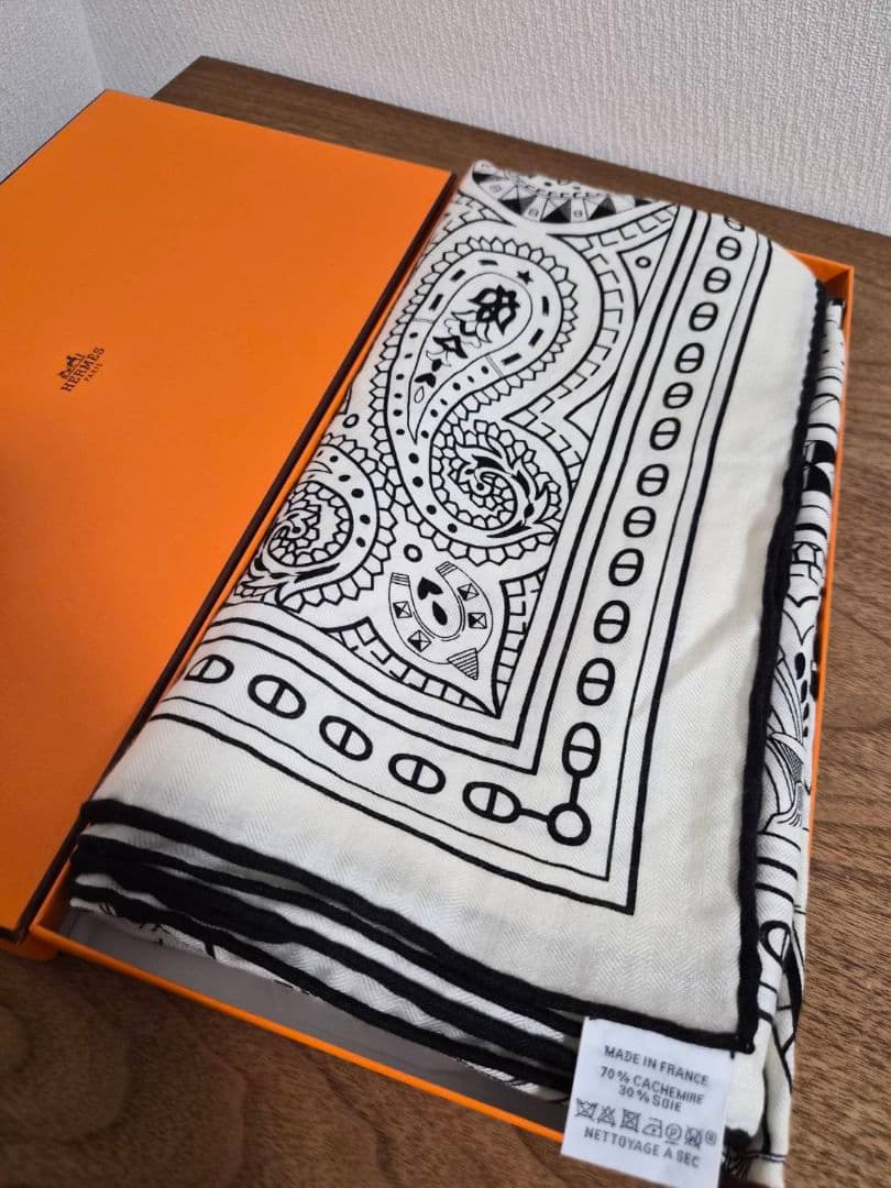 HERMES エルメス カレジェアン 《シュヴァル・ドゥ・クール・ バンダナ》