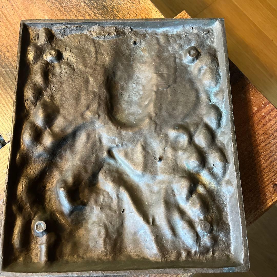 東大寺金銅八角燈籠の音声菩薩像のレプリカ