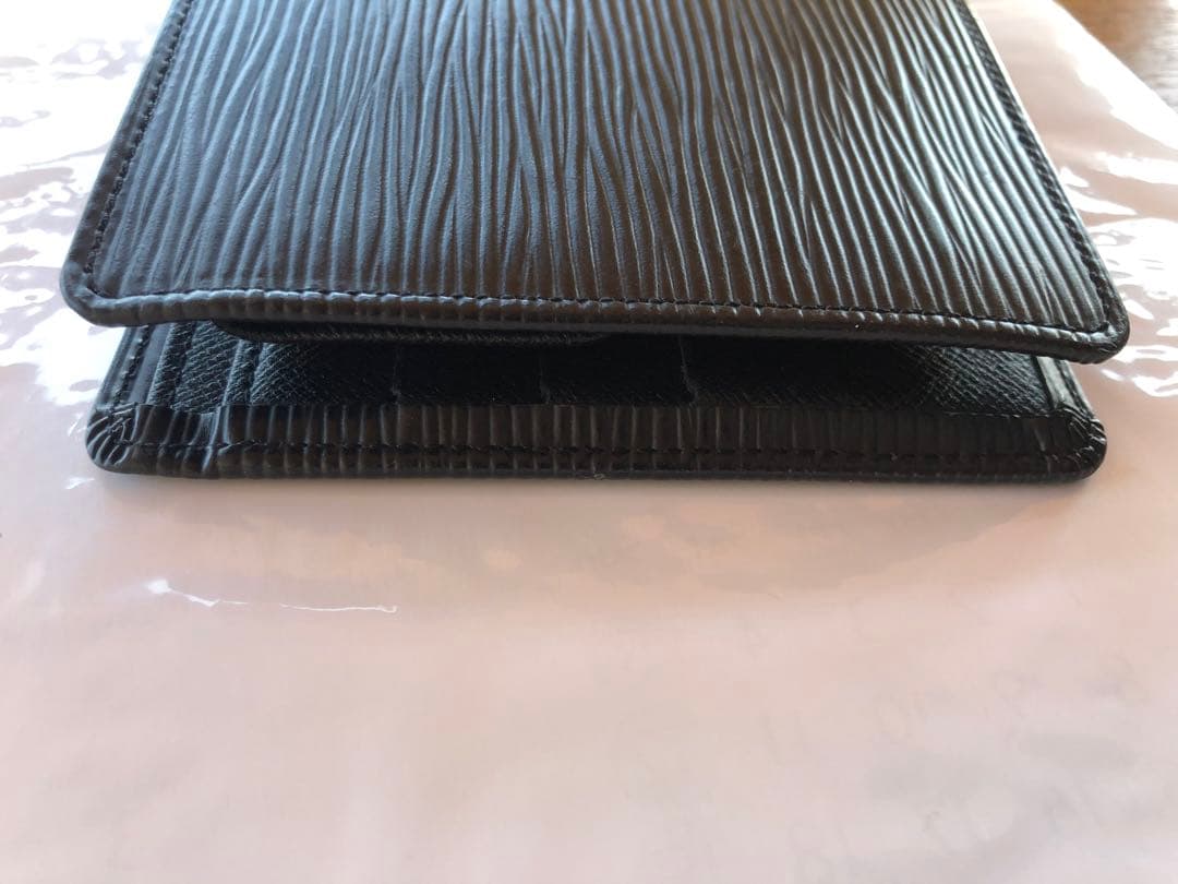 ルイヴィトン メンズ　二つ折り財布