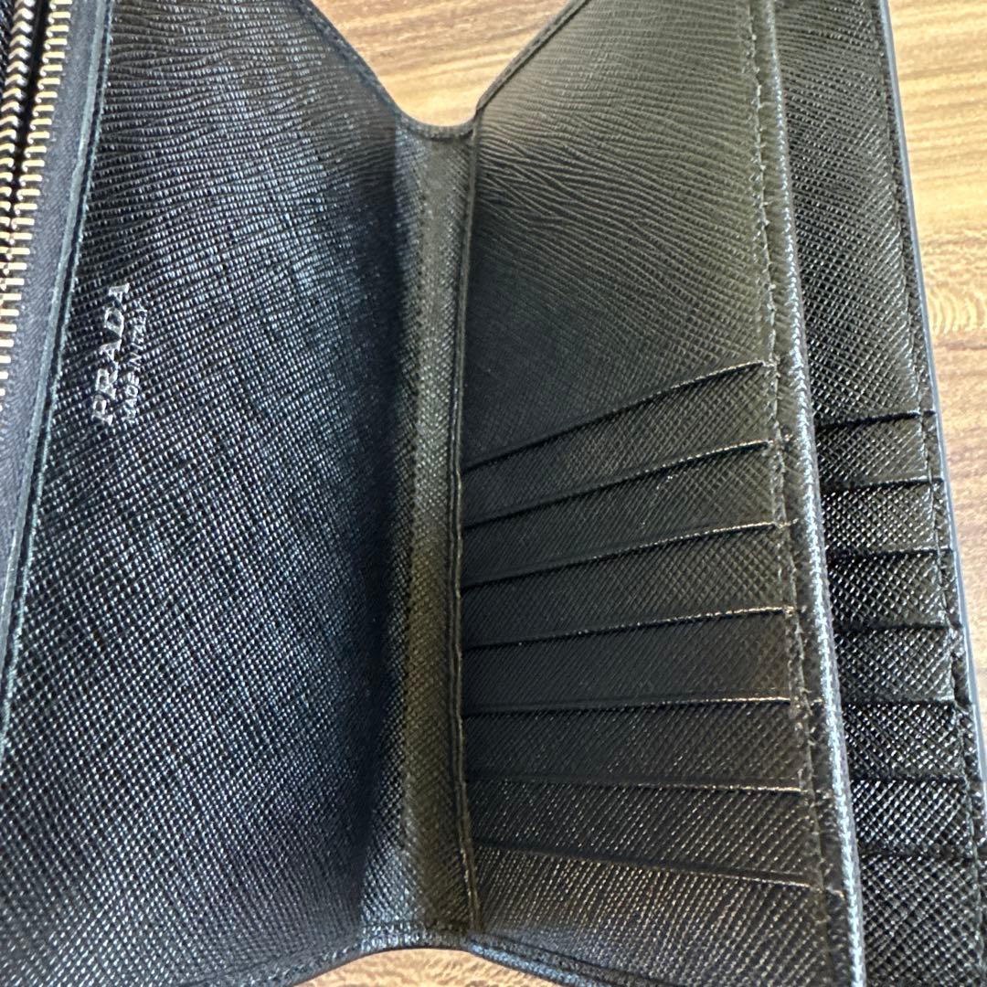 プラダ 財布 サフィアーノ ウサギ 蜘蛛 ロボット 本物