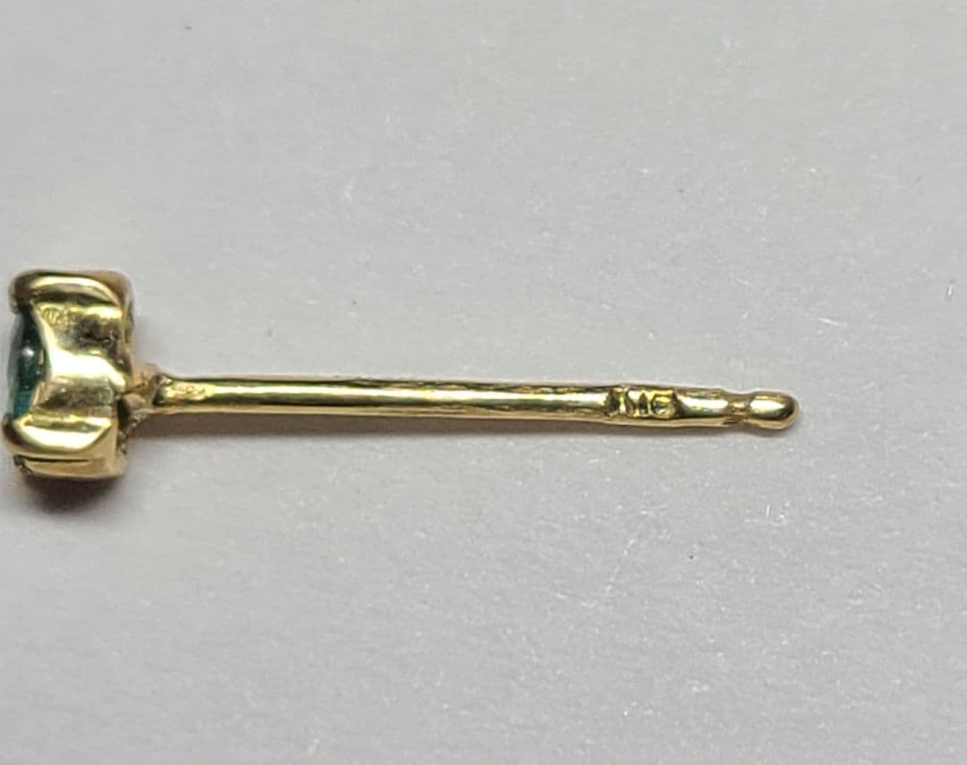 ピカピカネオンの煌めき!!★ブラジルバターリャパライバトルマリンピアス18金★