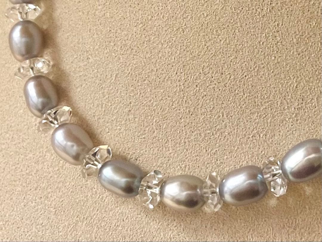 天然石 ライトグレーの淡水パール＆水晶のネックレス 本真珠 クリスタルクォーツ