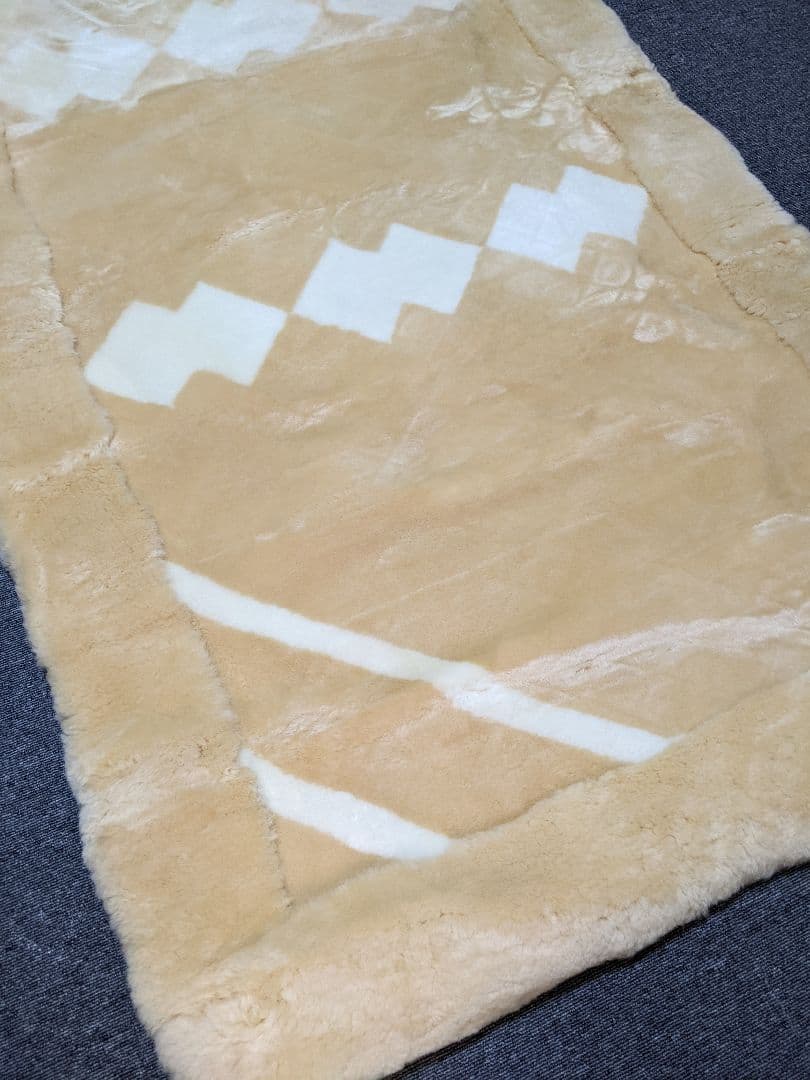 エクセルヒューマン　ムートンシーツ　美品