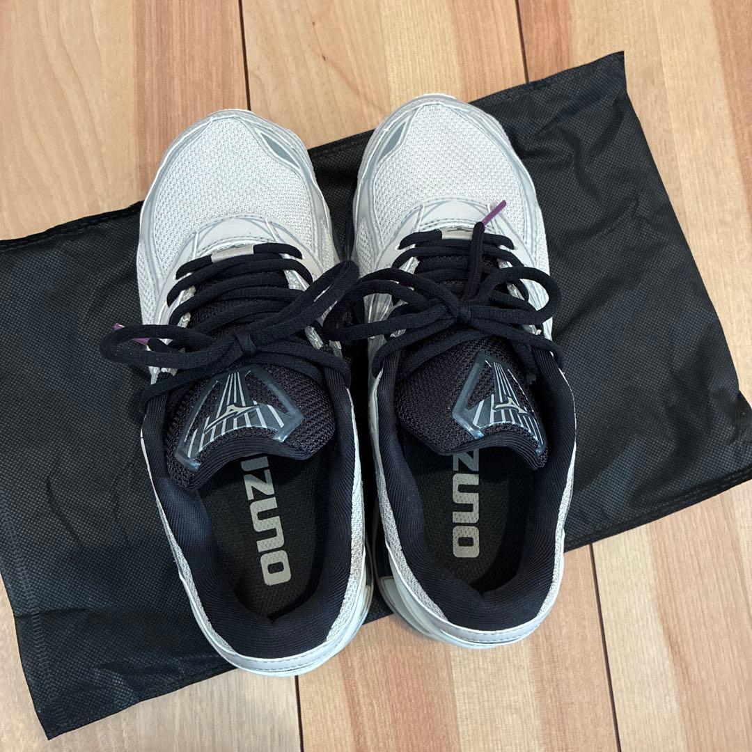 【美品】23.5cm MIZUNO WAVEPROPHECY LS LIGHT