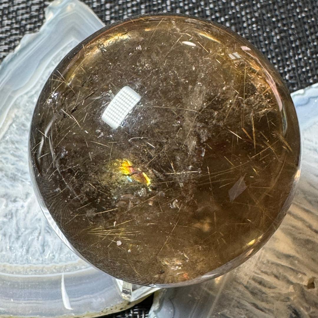 金運アップ◇ゴールドルチルクォーツ（虹入り）◇丸玉　約52.2㎜